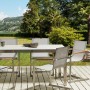 Beliani Gartenstuhl, beige mit silbernem Gestell, stapelbar. Moderne Gartenmöbel für Terrasse und Garten.