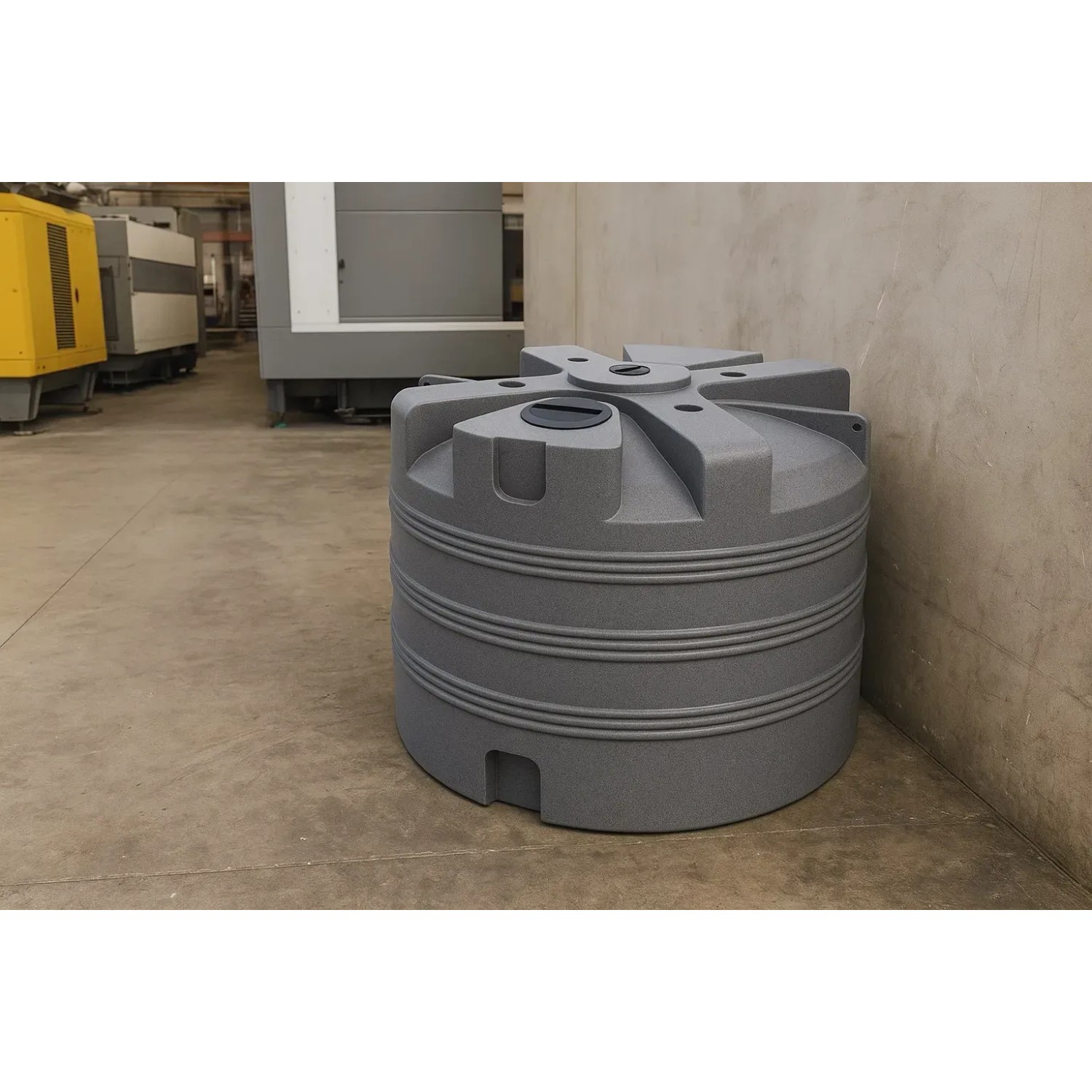 Grauer, marmorierter KMND 5000L Trinkwasser Wassertank aus PE mit Rippenstruktur. Ideal für Regentonnen & Wasserzapfstellen.