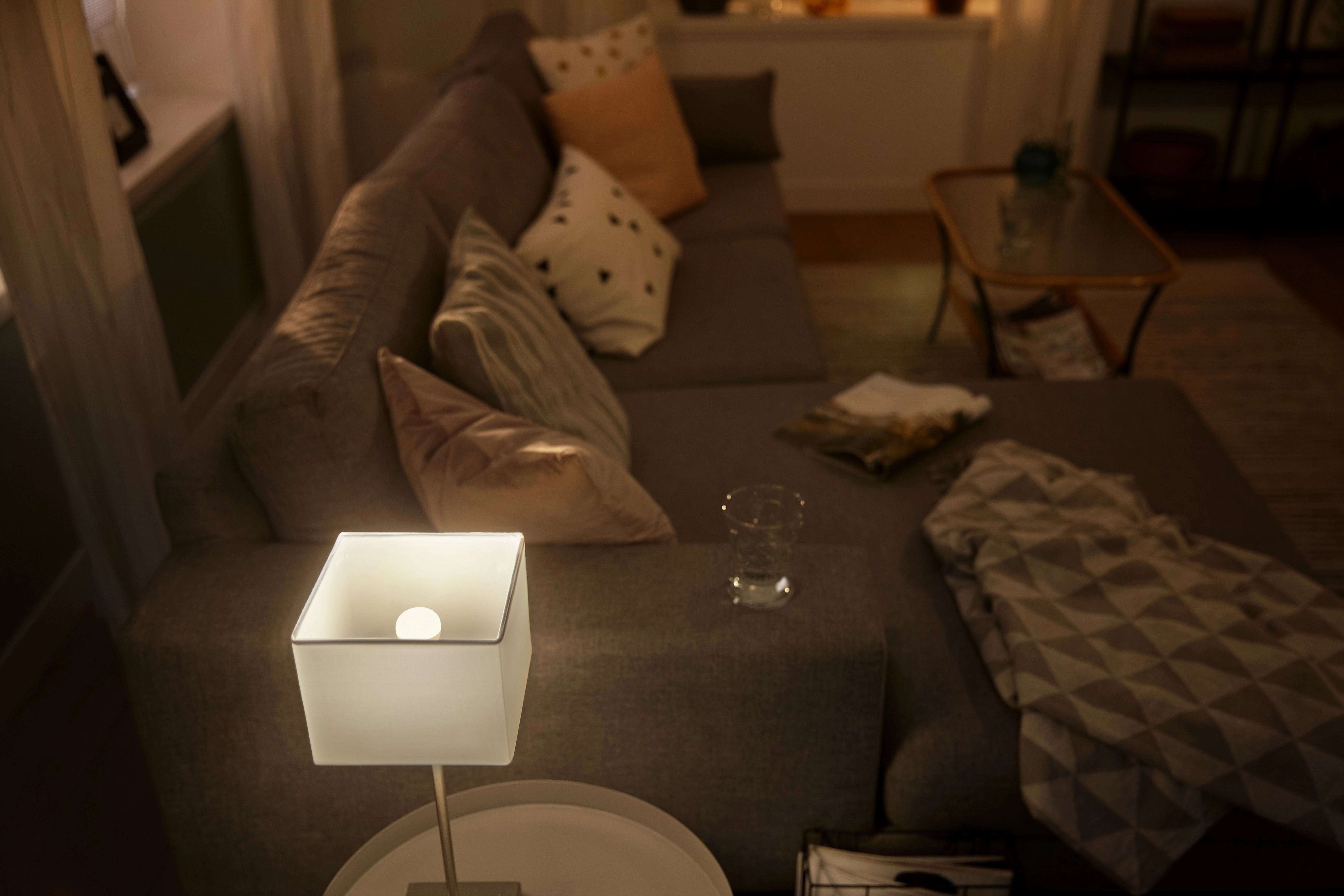 Philips Hue E14 Luster: First impressions of the White Ambiance model 