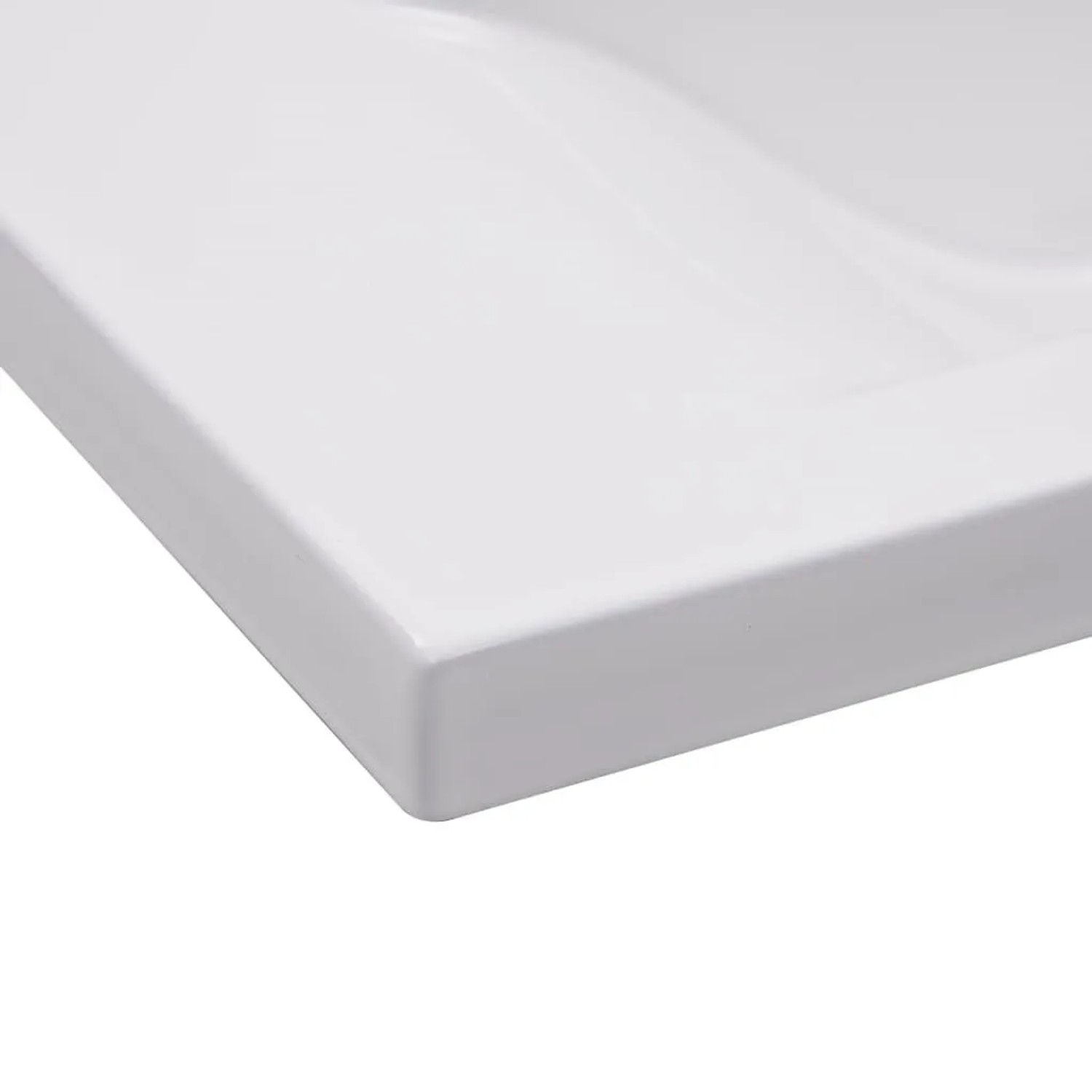 Weißes Keramik-Einbauwaschbecken mit glänzender Oberfläche und glattem Rand. Modernes Design für Ihr Badezimmer.