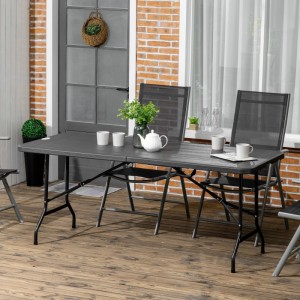 Dunkelgrauer Outsunny Gartentisch aus Stahl und HDPE, klappbar, für 6 Personen auf einer Holzterrasse.