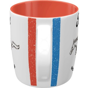 Nostalgic-Art Tasse mit Ford Mustang Logo, rot-blauer Streifen und orangefarbener Innenseite.