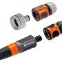 Gardena Comfort Flex Schlauch Set: Hahnstück, Adapter, Schlauchstück, Wasserstop und Spritze.