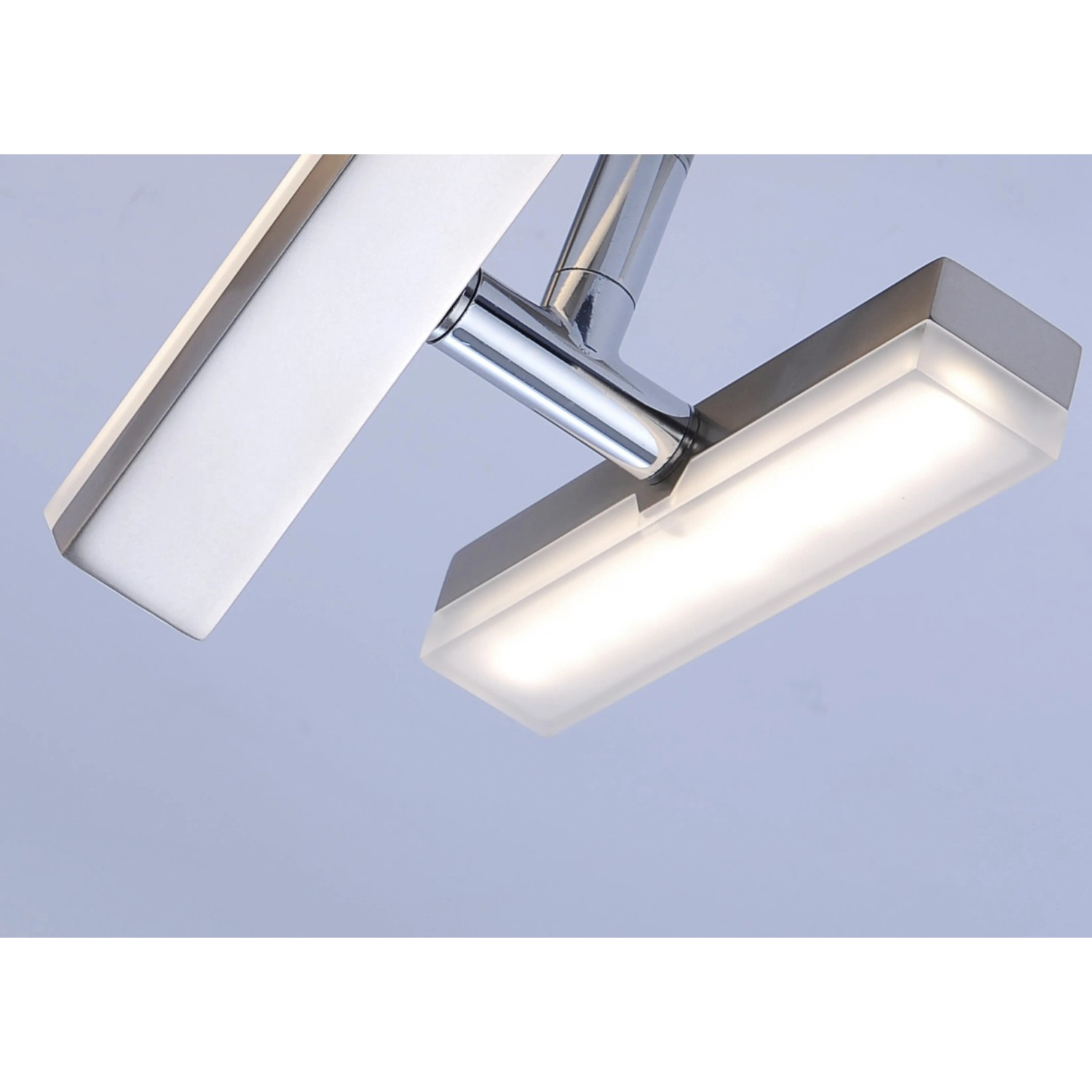 Moderner LED-Spot „Rico“ mit 4 Strahlern aus Stahl. Warmweißes Licht für Wohnräume.