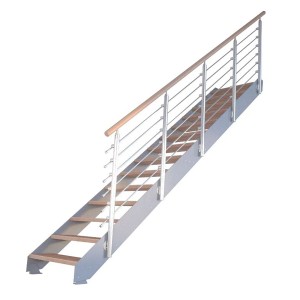 Moderne Innentreppe Kos mit 14 Buchenstufen, grauem Metall und Design-Geländer mit Edelstahlstäben und Holzhandlauf.