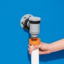 Detailaufnahme: Bestway Flowclear Sandfilteranlage Anschluss am Pool.