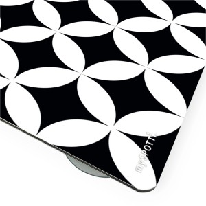 Myspotti Mini-Spritzschutzplatte Chadi, 59x41cm, schwarz-weißes Blütenmuster, Küchenrückwand.