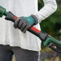 Bosch Akku-Baumschere Advanced Prune 18V-45 mit Verlängerung im Einsatz.