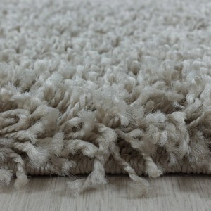 Detailaufnahme: Ayyildiz Hochflorteppich Sydney 3000 in Natur, flauschiger Shaggy Teppich.