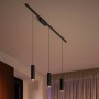 Schwarze Philips Hue Perifo LED-Pendelleuchte, 3-flammig, am Schienensystem.