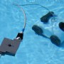 Interline Pool Roboter King Crab 5210 im Wasser, zur Reinigung von Pools bis 7x3,5m.