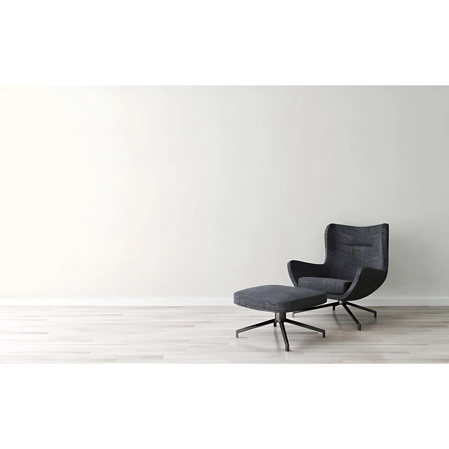 Helle Wand mit PROFHOME Uni Tapete in Weiß, passend zu modernem Sessel mit Fußhocker.