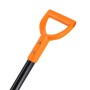 Oranger D-Griff eines Galaflor Spitzspatens aus Stahl für komfortable Gartenarbeit.