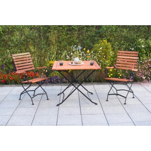 Merxx Schlossgarten 3-tlg. Gartenmöbel-Set mit Klapptisch und Klappsesseln aus Eukalyptusholz und Stahl.