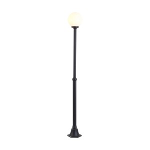 Schwarze QAZQA Außen Stehleuchte Champs, 210cm hoch, mit Opalglas für Garten und Terrasse.