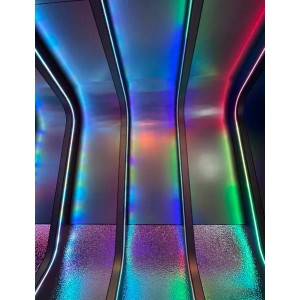 Colortree Wandpaneele in Silber Metall Optik mit LED-Beleuchtung.