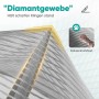 Nahaufnahme des grauen Insektenschutz-Türvorhangs mit Diamantgewebe, katzensicher und reißfest für Balkontüren.
