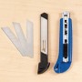 LUX Cuttermesser Classic 100 mm mit blauer Griffschale und Ersatzklingen.