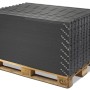 Stapel schwarze PVC-Wellplatten Sinus 76/18 (80x120 cm) für Kunststoffbedachung auf Palette.