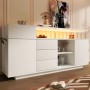 Weißes Merax Sideboard mit LED-Beleuchtung, Acrylstützen, 3 Schubladen, 2 Schränken und offenem Regal für Stauraum.