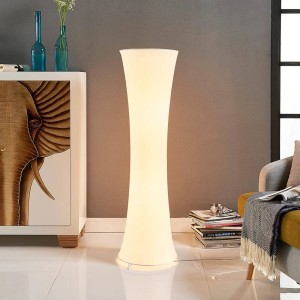Weiße Lindby Stehlampe Liana aus Textil, 123cm hoch, für Wohnzimmer. Design-Stehleuchte mit E27 Fassung.