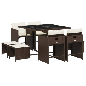9-tlg. Garten-Essgruppe aus braunem Rattan mit Tisch, Stühlen und Hockern mit cremefarbenen Kissen.