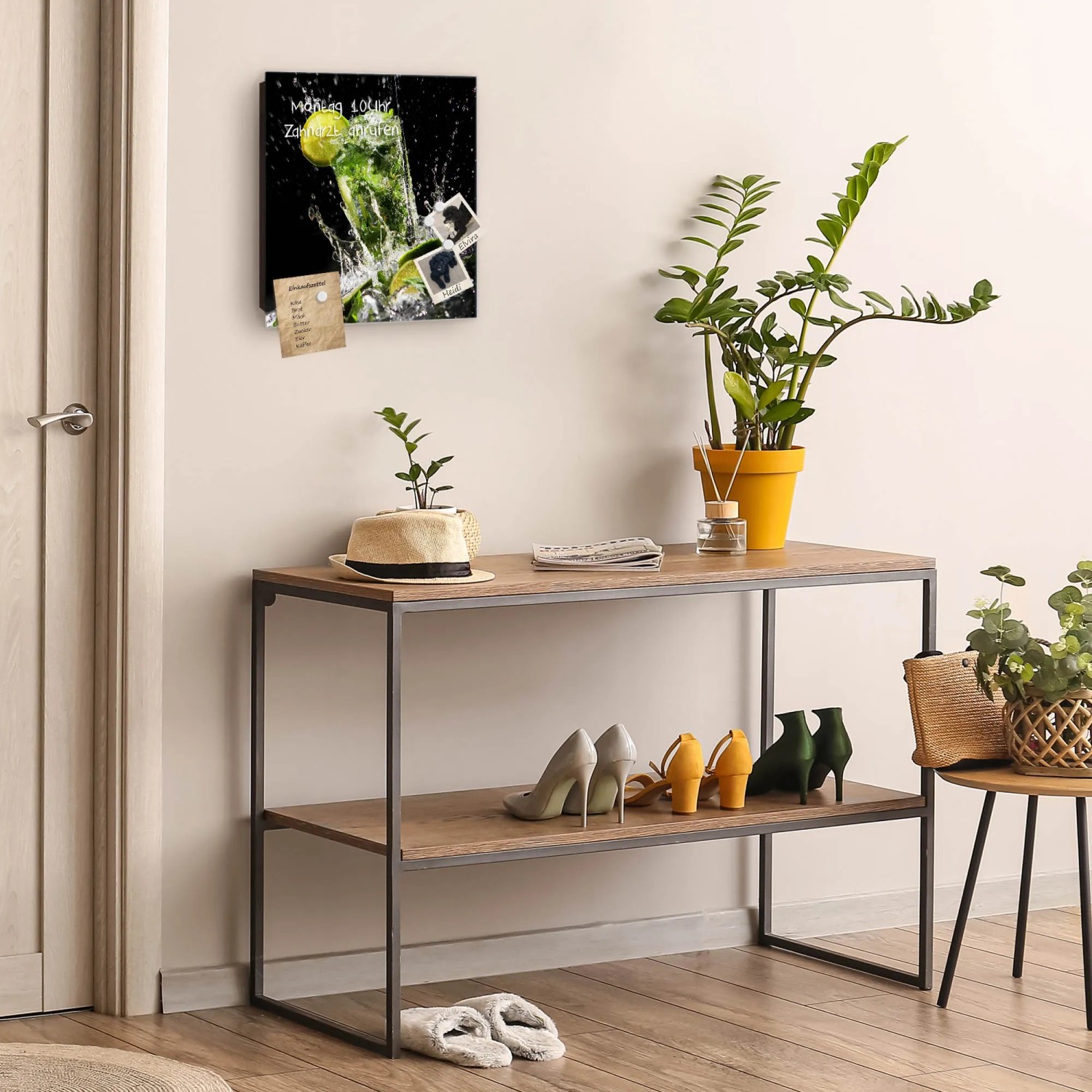 Schwarzer Schlüsselkasten mit Glasfront, Motiv Brasilianischer Cocktail, 50 Haken, magnetisch und beschreibbar.