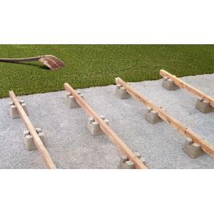 Diephaus Fundamentsteine grau, 22x22x17 cm, für den Terrassenbau mit Holzbalken.