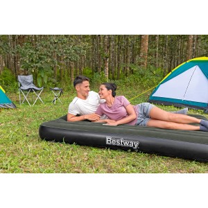 Doppelluftbett von Bestway mit Elektropumpe, 203x152x25 cm, für Camping und Zuhause.