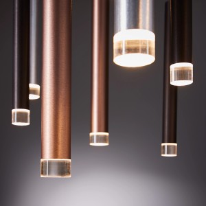 Moderne 16-flammige LED-Pendelleuchte Cembalo in Aluminium, Schwarz und Braun.