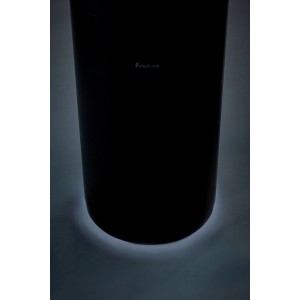 Enders Feuerstelle Nova LED L Grey-Black mit Ambientebeleuchtung am Boden.