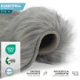 Flauschiges, graues KARAT Kunstfell Nelly, gerollt, mit Lederoptik-Rückseite und Öko-Tex Zertifikat.