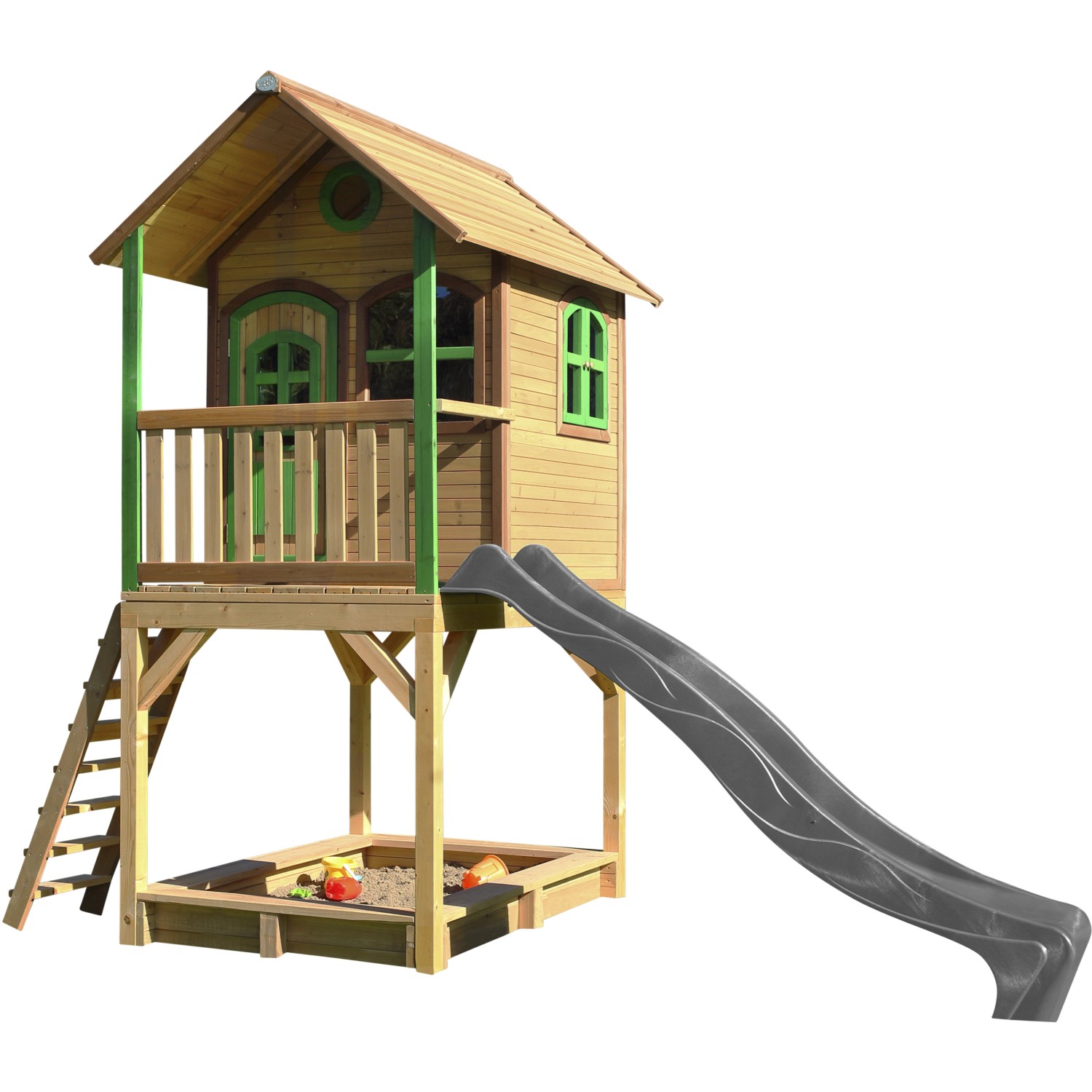 Axi Sarah Spielhaus aus Holz mit grauer Rutsche, Leiter und Sandkasten. Braun-grünes Design.