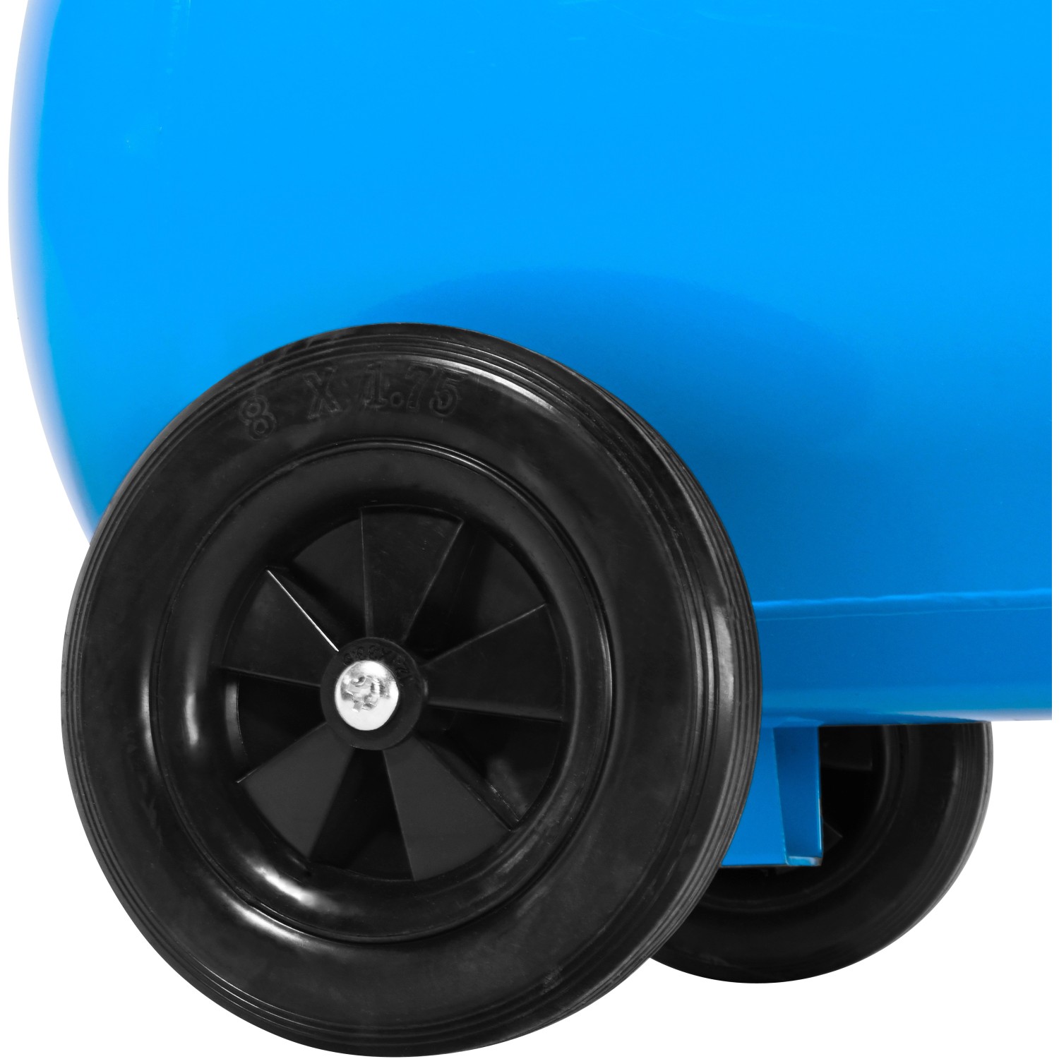 Detailaufnahme: Räder des blauen Güde Kompressor 412/8/100 für einfachen Transport.