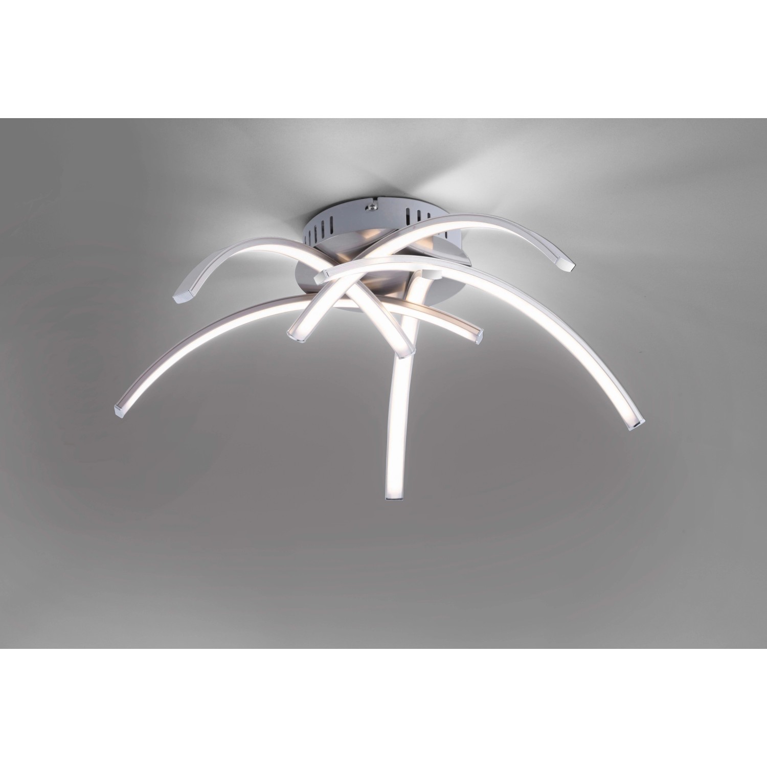 Moderne LED-Deckenleuchte Valerie aus Stahl, 47x47 cm, warmweißes Licht.