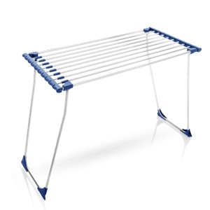 Ausziehbarer Teleskop Wäscheständer in Weiß-Blau mit Rollen. Ideal für Bettwäsche, ohne Querstreben. Platzsparend klappbar.