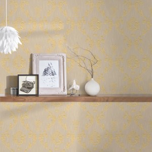 Beige-goldene Barock Tapete mit Glitzer-Effekt. Elegante Textil Vliestapete für Wohn- und Esszimmer.