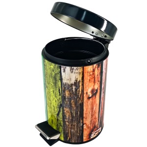 Offener Sanilo Kosmetikeimer Rainbow mit Holz-Optik, Pedal und schwarzem Deckel.