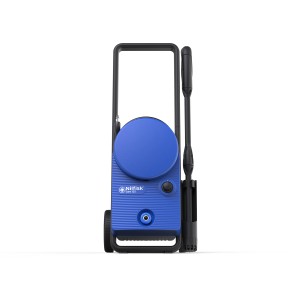 Blauer Nilfisk Core 125 Hochdruckreiniger mit Rädern und Lanze.