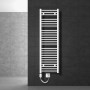 Weißer, elektrischer LuxeBath Badheizkörper, 400x1500 mm, mit Heizstab an dunkler Wand.