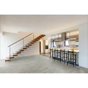 Heller Wohnraum mit Classen Neo 2.0 Vario Riviera Dekor-Paneelen als Bodenbelag.