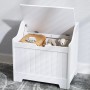 Weiße HOMCOM Truhe/Aufbewahrungsbox mit offenem Deckel, gefüllt mit Decke und Spielzeug.