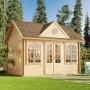 Unbehandeltes Alpholz Gartenhaus Clockhouse-44 mit Satteldach im Garten.