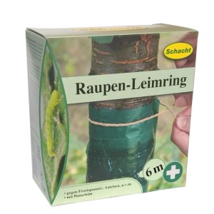 Verpackung des Westfalia Leimring Rekord 6 m gegen Raupen, angebracht am Baumstamm.