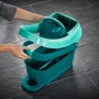 Leifheit Wischtuchpresse Profi mit Rollen, türkis, 8 l Fassungsvermögen. Reinigungsgerät für Fliesen.