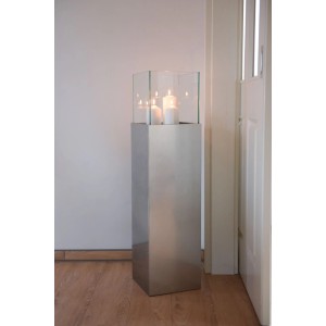Silberne Vivanno Windlichtsäule Candela mit Glasaufsatz und Kerzen, 100 cm hoch.
