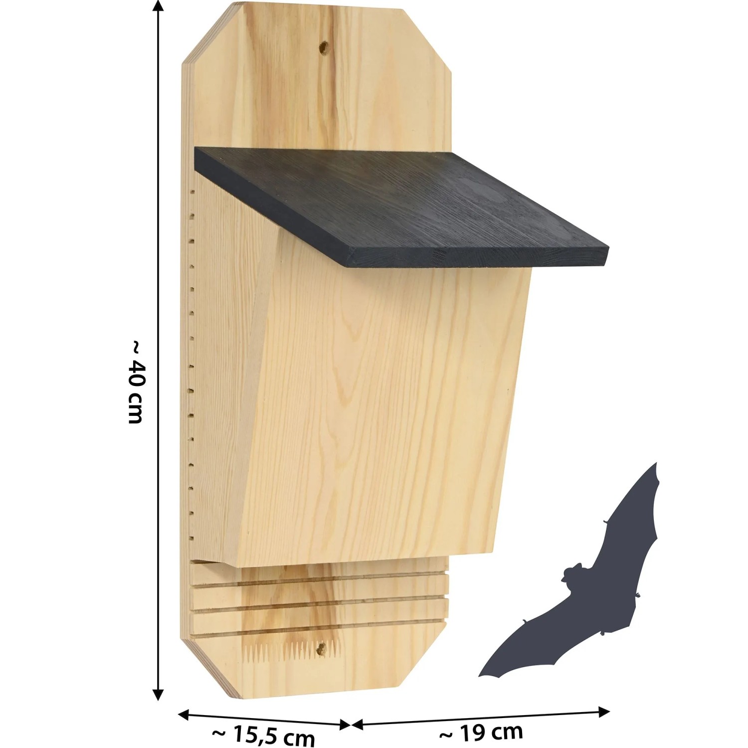 Hölzerner Fledermauskasten mit anthrazitfarbenem Schrägdach, 40 cm hoch, Einflugschlitz und Anflughilfe.