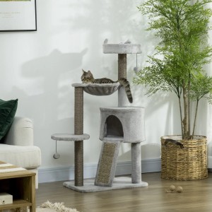 Hellgrauer PawHut Kratzbaum mit Liegeflächen, Kratzsäulen und Spielzeug für Katzen.
