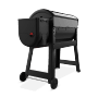 Schwarzer Weber Holzpelletgrill Smoque XL mit Deckel und Untergestell.