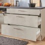 pino Küchenzeile 250 cm, Beton Weißgrau, Schubladen geöffnet. Details zur Einbauküche im OBI Online-Shop.